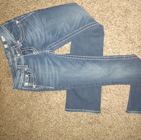 Miss Me Signature Boot 26x33 - Picture 4 of 8